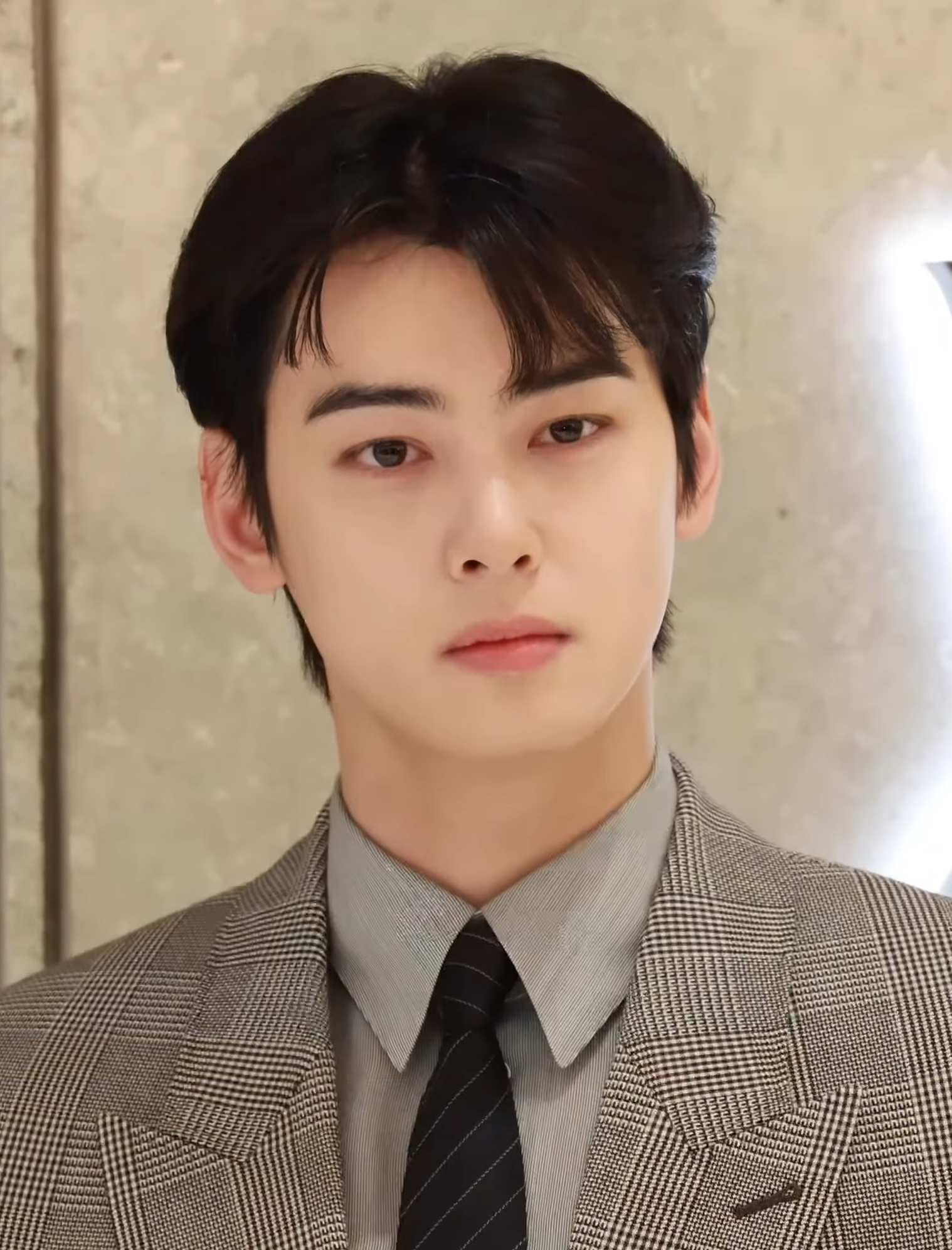 LEE DONG-MIN